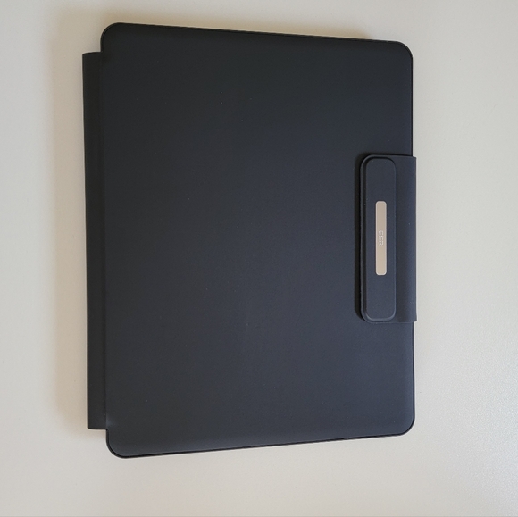 Black ESR Magnetic Keyboard Case Rebound Series - Picture 4 of 8